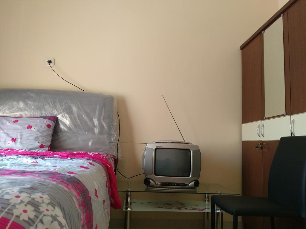 Jasmine Park Guest House Семаранг Экстерьер фото
