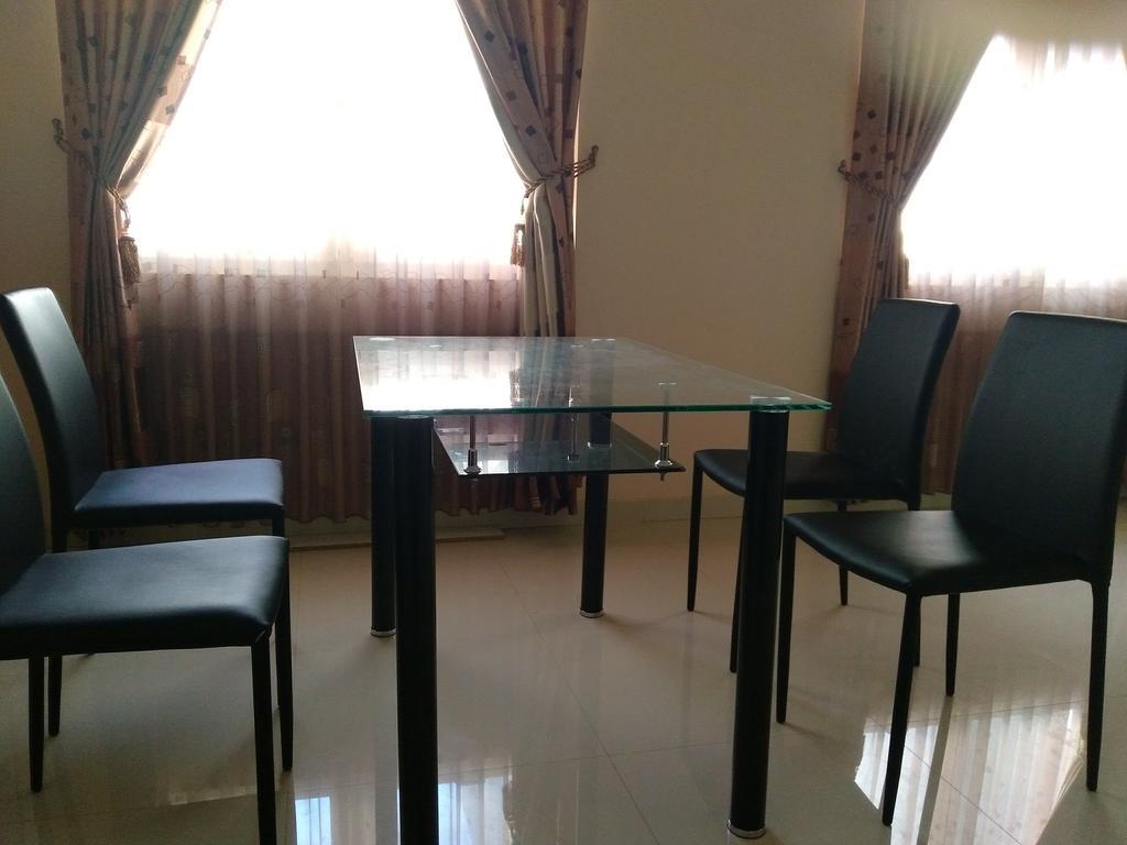 Jasmine Park Guest House Семаранг Экстерьер фото