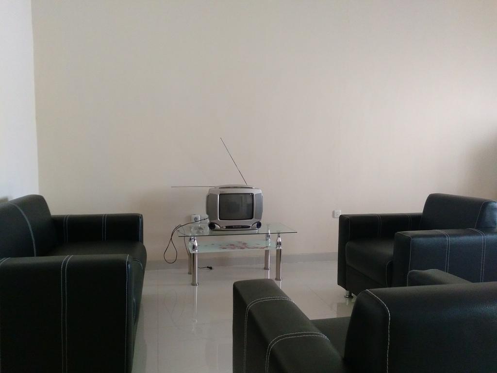 Jasmine Park Guest House Семаранг Экстерьер фото